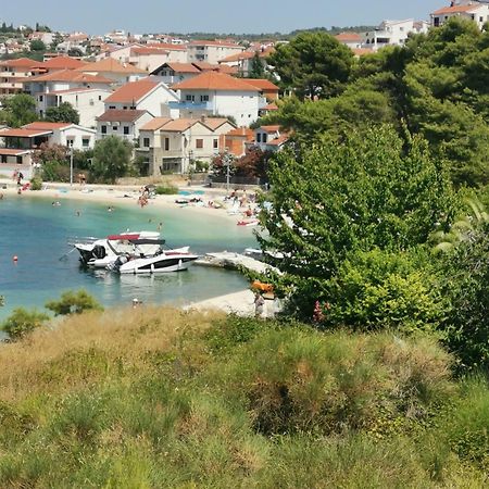 Apartment Croatika On The Beach Трогір Екстер'єр фото