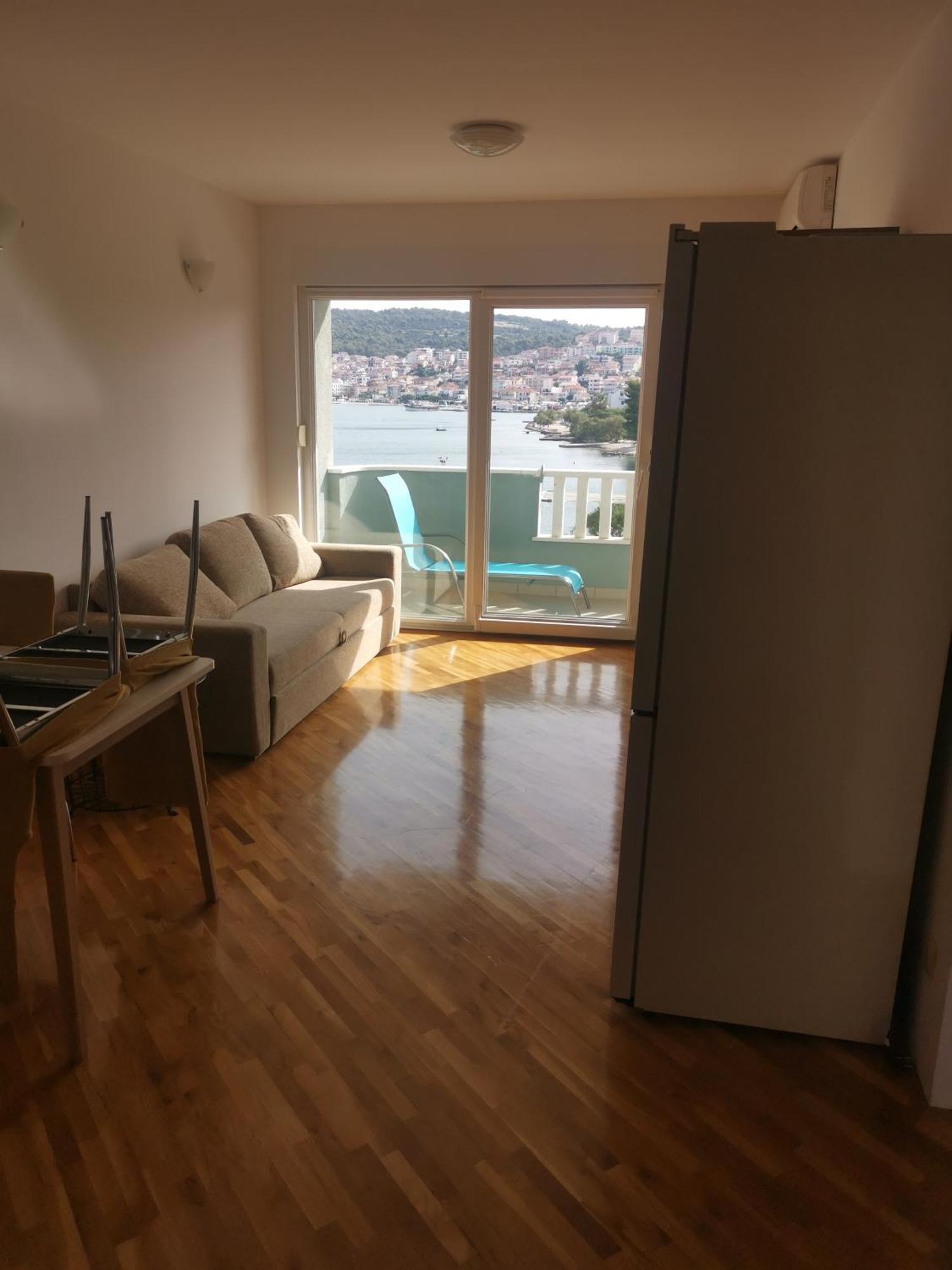 Apartment Croatika On The Beach Трогір Екстер'єр фото